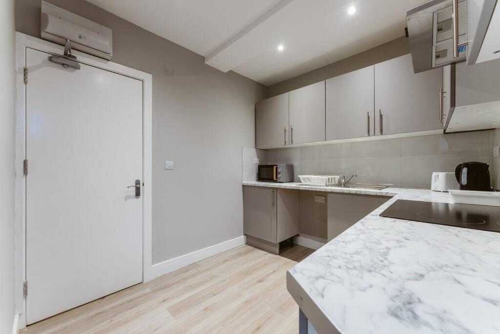 Charming Central London Kitchenette - Your Ideal Stay In The Heart Of The City Exteriör bild
